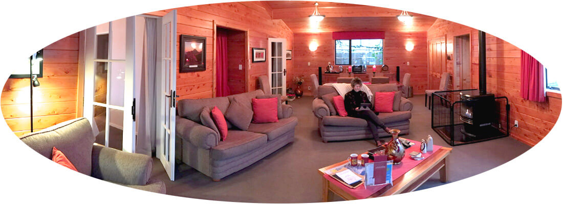 Lounge panorama Ranfurly Cottage